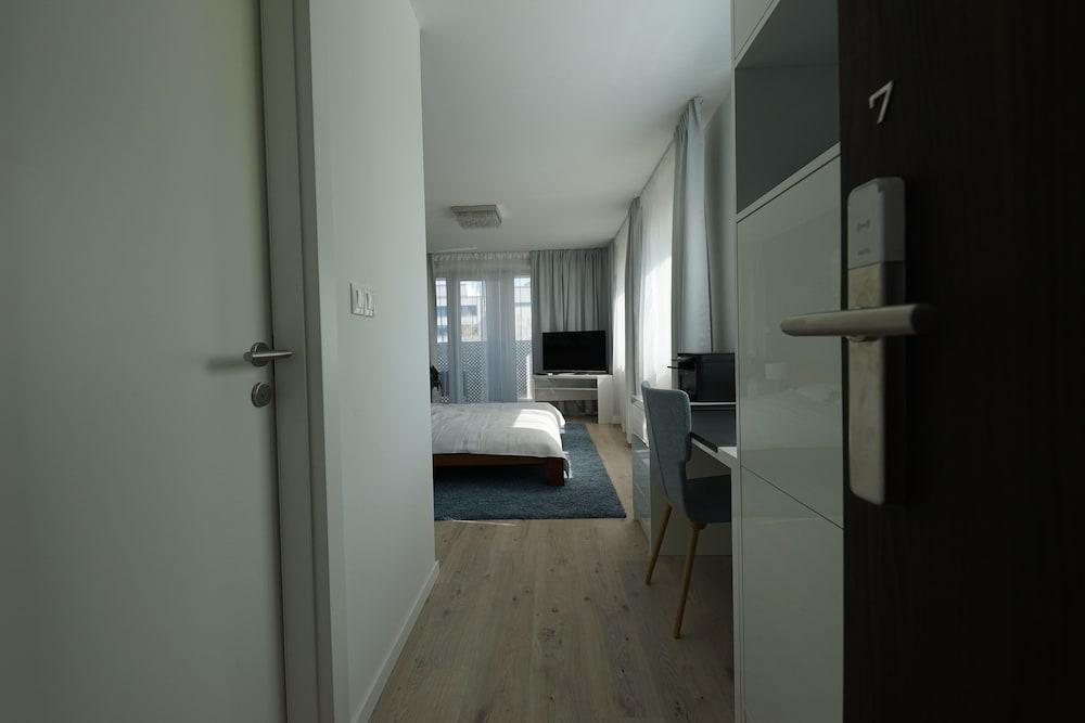 More Than Accommodation Братислава Екстер'єр фото
